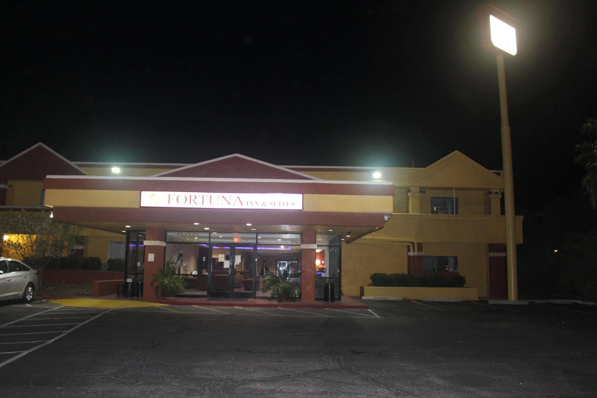 Fortuna Inn And Suites Tucson Extérieur photo